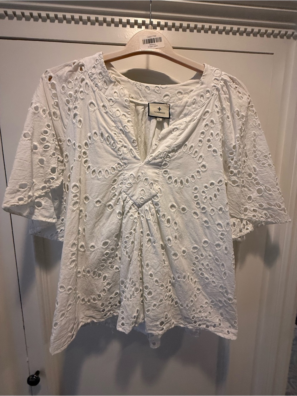 Tuckernuck White Eyelet Split-Neck Peasant Blouse - size L